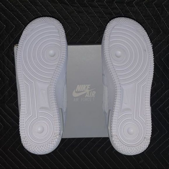 Air Force 1 REACT (NEW) - Picture 4 of 5